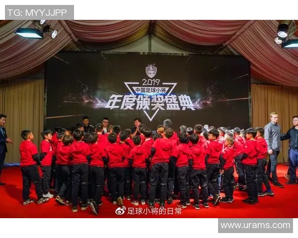 足球明星获奖盛典揭晓精彩名单及背后故事分享