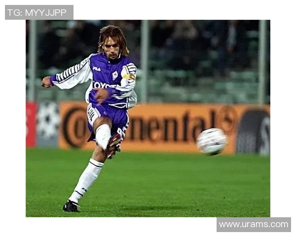 外号重炮的足球明星如何在绿茵场上展现无与伦比的射门技巧与风采